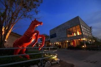 Red Horse Resort Pattaya Bagian luar foto