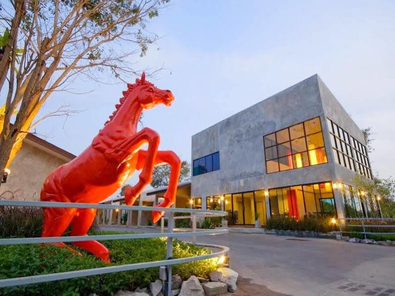 Red Horse Resort Pattaya Bagian luar foto